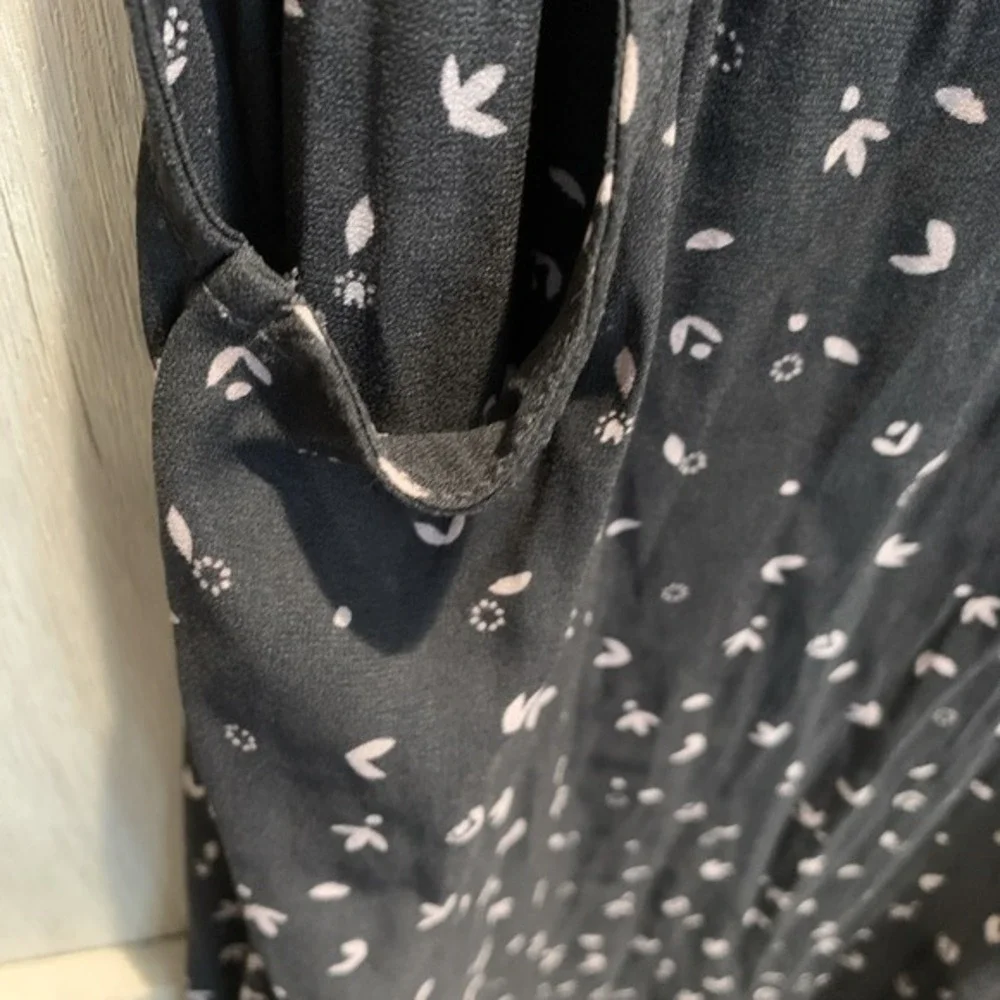 Free People Revolve Sleeveless‎ Tie Neck Bow Tank Blouse Black Print Women's M